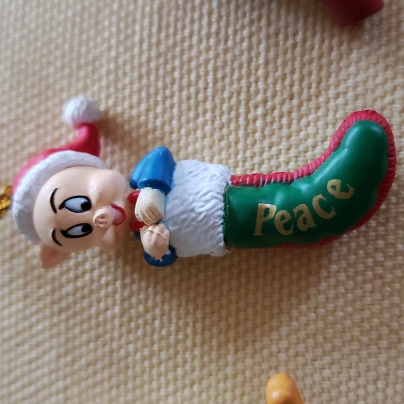 Looney Tunes Miniature Christmas Ornaments- 4 - Picture 6 of 12